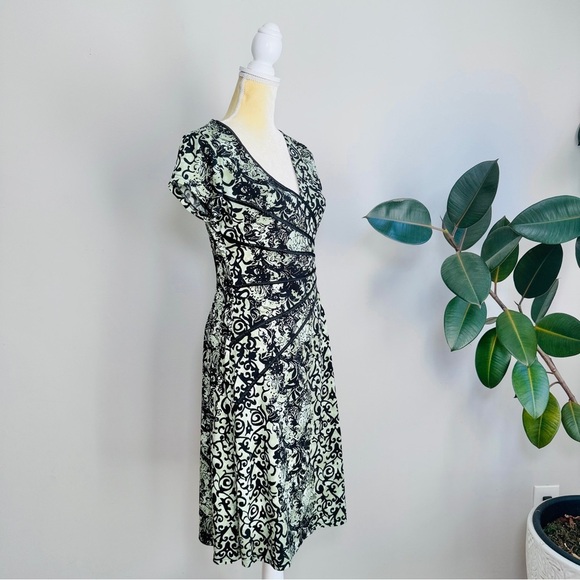 Connected Apparel Women's Y2K Midi Shift Dress Paisley Floral Size 6 - Picture 3 of 5